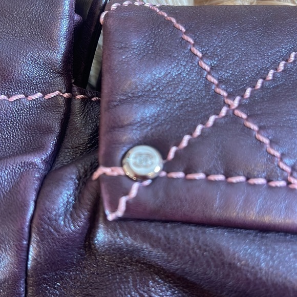 Chanel authentic vintage plum colored leather shoulder bag - Picture 16 of 16